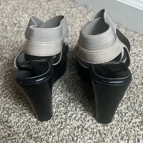 Charles by Charles David Patent Elastic Strappy Wedge Sandals - Picture 3 of 7